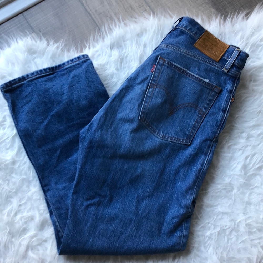 LEVI’S RIBCAGE STRAIGHT MEDIUM WASH